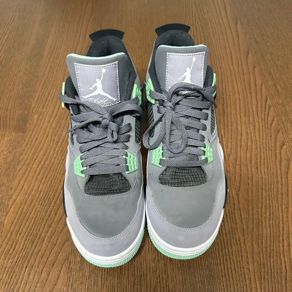 Jordan green glow size 10.5 - Picture 4 of 10